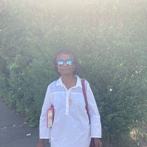 Meet your Posher, Kathy - Picture 1 of 1